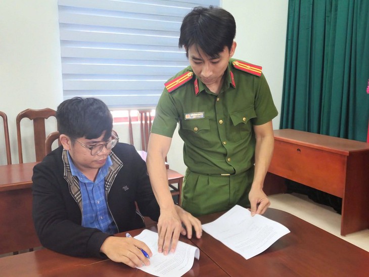 nhận hối lộ - Ảnh 1.