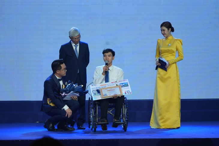 Tuổi Trẻ nâng tôi dậy, để tôi tiếp tục bước đi - Ảnh 5. Tuổi Trẻ nâng tôi dậy, để tôi tiếp tục bước đi - Ảnh 5.