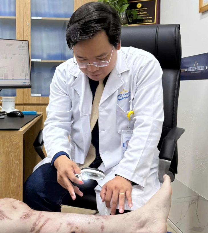 Bội nhiễm, sẹo phì đại vì bị sứa biển bám - Ảnh 1. sứa biển - Ảnh 1.