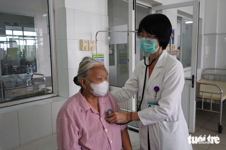 hóc xương - Ảnh 1.