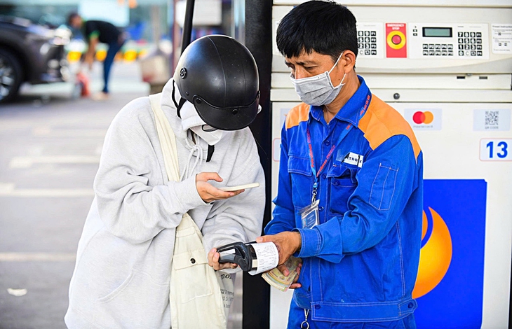 Người trẻ không xài chiếc ví truyền thống - Ảnh 1. không dùng tiền mặt - Ảnh 1.