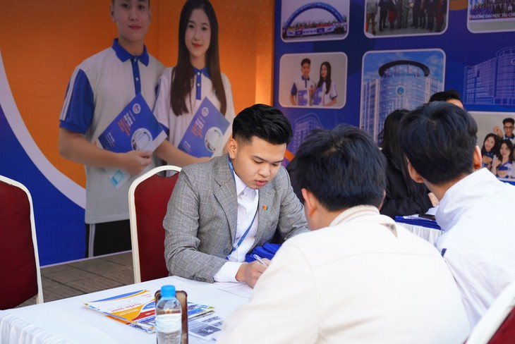 Trường ĐH Tài chính - Ngân hàng Hà Nội - Ảnh 1.