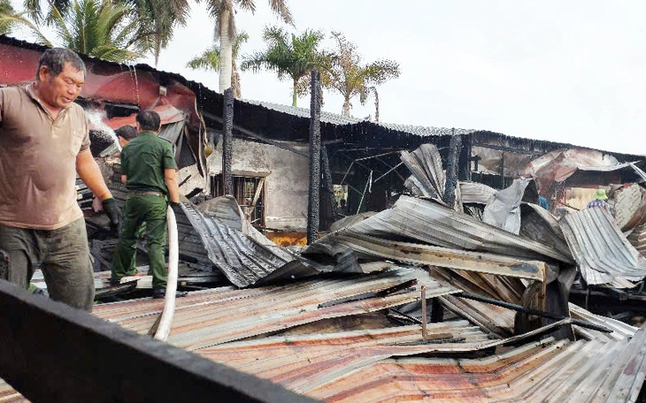 Các cây xăng trên địa bàn tỉnh Đồng Tháp phải mở cửa bán ít nhất 12 giờ mỗi ngày - Ảnh 3.