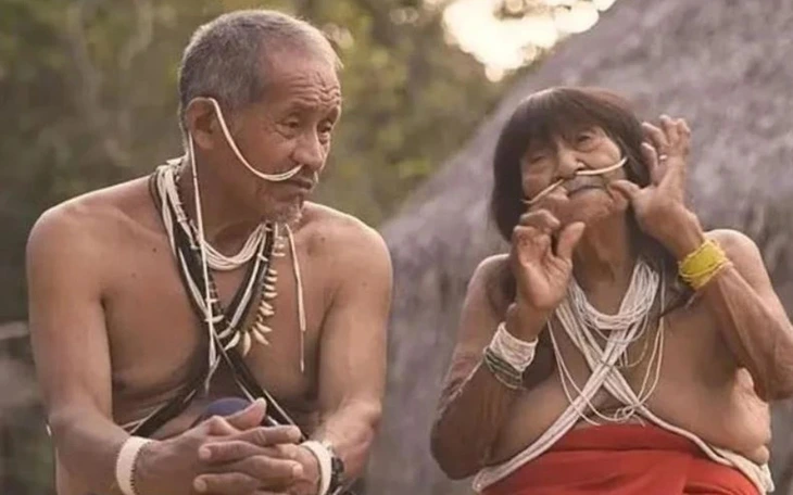 Sự nghiệp âm nhạc mờ nhạt và những cú nổ của Đoàn Di Băng  - Ảnh 4.