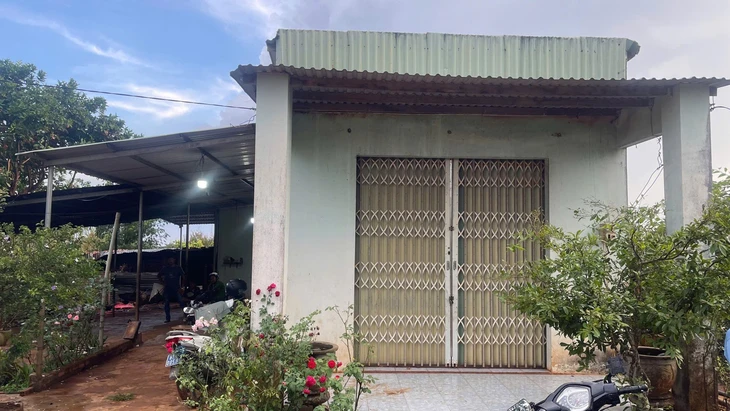 Đau lòng 3 mẹ con chết bất thường trong căn nhà khóa trái - Ảnh 1.