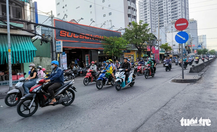 đường Huỳnh Tấn Phát - Ảnh 1.