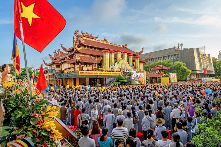 'Phật giáo trong kỷ nguyên số'' đoạt giải nhất cuộc thi ảnh nghệ thuật về Phật giáo - Ảnh 2. Phật giáo - Ảnh 3.