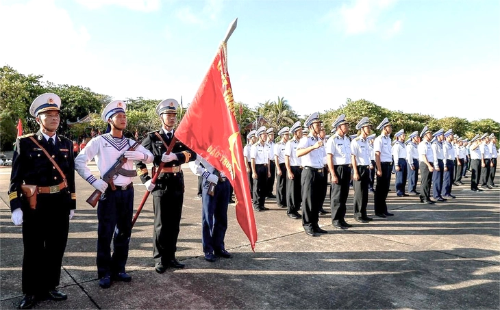 Chắc tay súng cho đất nước trọn niềm vui - Ảnh 1. trường sa - Ảnh 1.