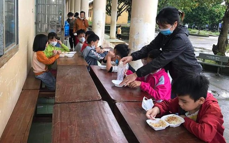 Trường chi sai phụ cấp nhiều năm nhưng bắt giáo viên nộp 1 lần - Ảnh 3.