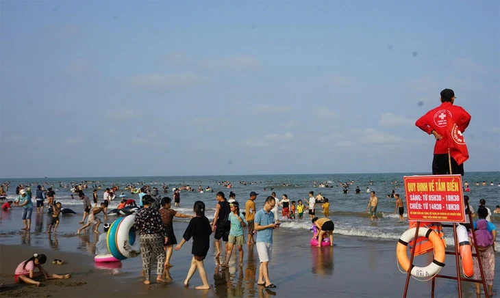 Sầm Sơn - Ảnh 2.