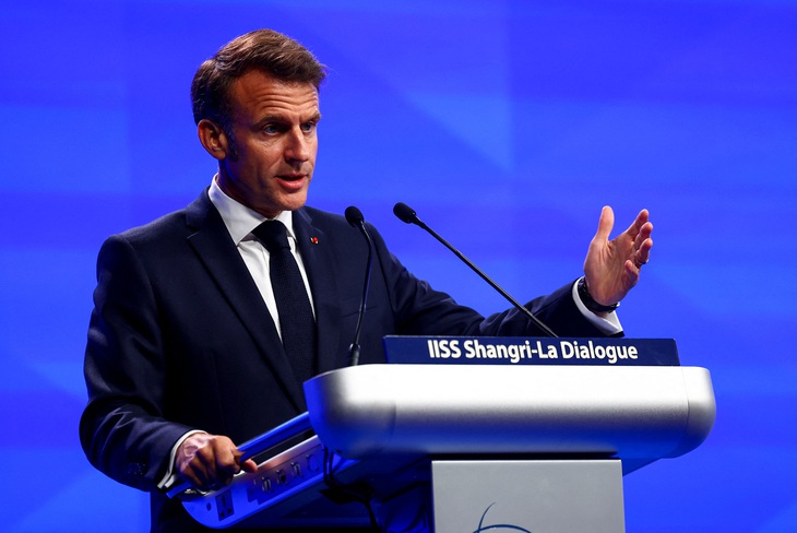 Đối thoại Shangri-La: Ông Macron kêu gọi châu Á và châu Âu liên minh, ngăn trật tự toàn cầu sụp đổ - Ảnh 1. Ông Macron lo trật tự toàn cầu sụp đổ nếu Mỹ - Trung quyết chia rẽ - Ảnh 1.
