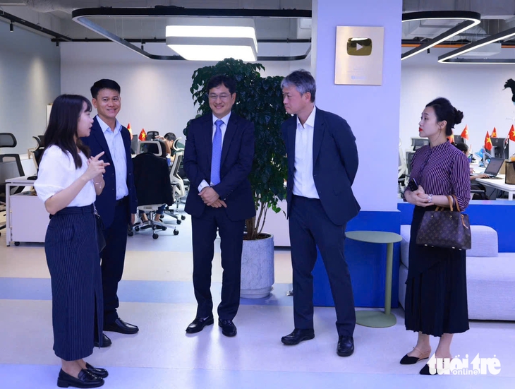 Lãnh đạo tập đoàn đầu tư lớn nhất Việt Nam thăm và làm việc với Tuổi Trẻ - Ảnh 5.