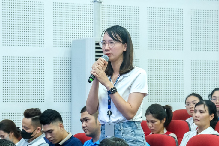 Công nhân mong nhà ở giá thấp, ngăn chặn nạn hàng giả, tội phạm mạng - Ảnh 1. công nhân - Ảnh 1.
