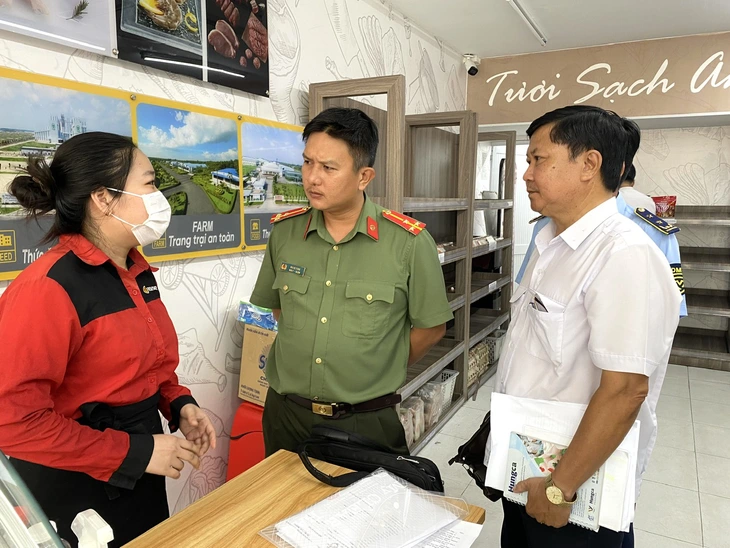 Thực hư việc Công ty cổ phần C.P. Việt Nam bán heo, gà mắc bệnh: Sóc Trăng lập đoàn kiểm tra - Ảnh 2.