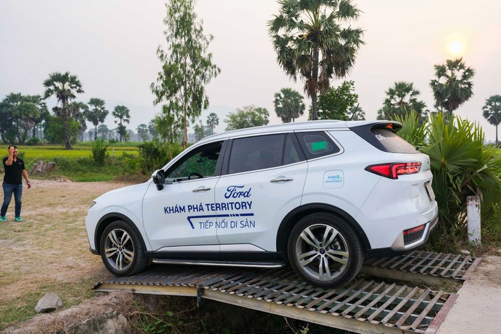 ‘Ford Territory mới dù làm tốt đến đâu cũng khó lấy ngôi vương của Mazda CX-5’- Ảnh 10. Ford Territory - Ảnh 10.