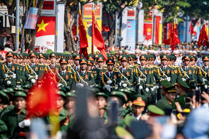 Chính phủ chỉ đạo nâng cao hơn chất lượng hình ảnh truyền hình trực tiếp Lễ diễu binh, diễu hành - Ảnh 2. Diễu binh - Ảnh 2.