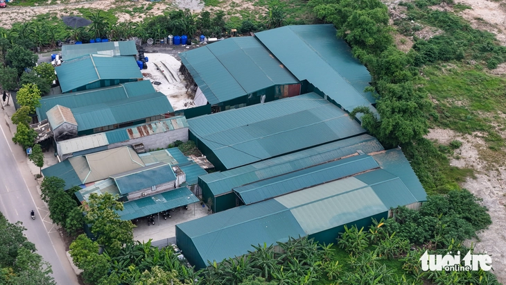 Đất nông nghiệp ở Hà Nội bị đổ thải 'tan nát', san gạt nham nhở như công trường - Ảnh 9.