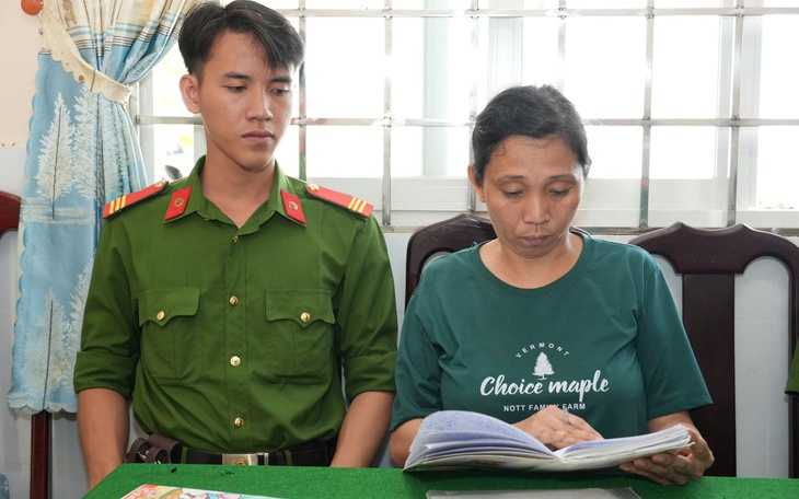 Nữ thầy bói... ra ma và chiêu lừa "dâng lệnh" - Ảnh 2.