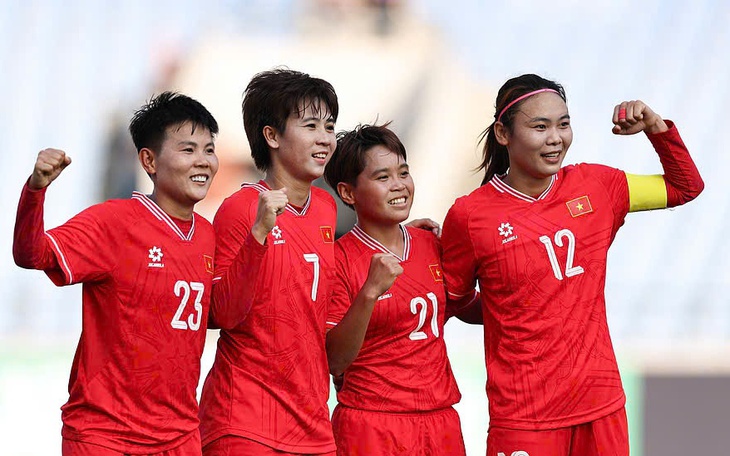 Thắng đậm CLB Hà Nội, Nam Định thẳng tiến đến ngôi vô địch V-League - Ảnh 2.