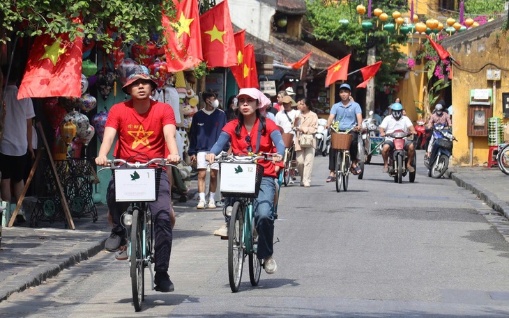 Mono, Mỹ Mỹ, Orange, DJ Peeka… biểu diễn trước 20.000 khán giả mở màn mùa du lịch hè Đà Nẵng - Ảnh 3.