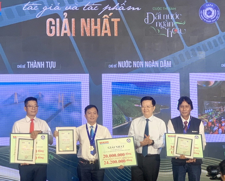 Báo Sài Gòn Giải Phóng kỷ niệm 50 năm ngày ra số báo đầu tiên - Ảnh 3. Báo Sài Gòn Giải Phóng kỷ niệm 50 năm ra số đầu tiên - Ảnh 3.