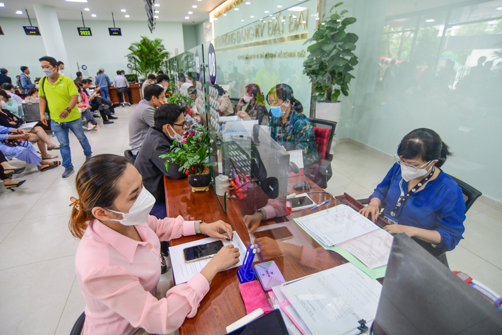 Xã cấp sổ đỏ: tiện cho dân - Ảnh 1. sổ đỏ - Ảnh 1.