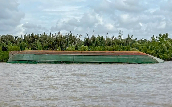 Sà lan lật úp sau va chạm trên sông Soài Rạp, một người mất tích - Ảnh 1. sông Soài Rạp - Ảnh 1.