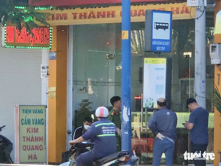 cướp tiệm vàng - Ảnh 1.