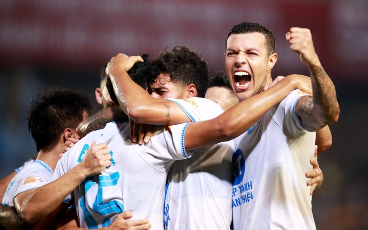 Lịch trực tiếp vòng 22 V-League 2024 - 2025: Tâm điểm 'chung kết'ngược' - Ảnh 2.