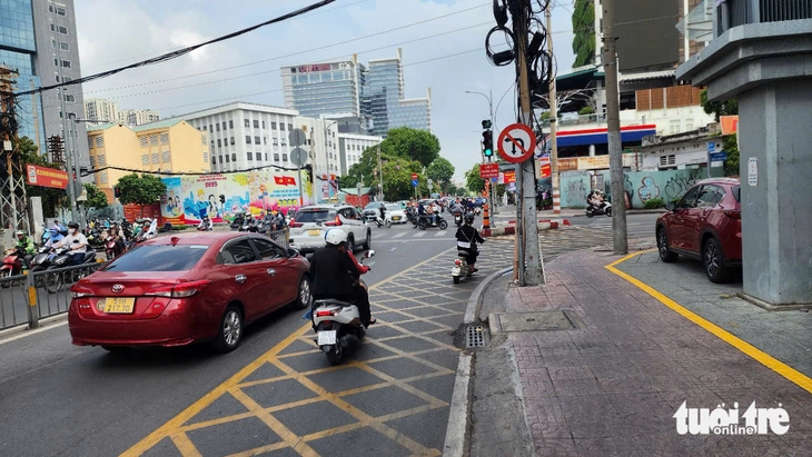 Sắp có vạch mắt võng tại giao lộ Lê Duẩn - Tôn Đức Thắng, quận 1 - Ảnh 2.