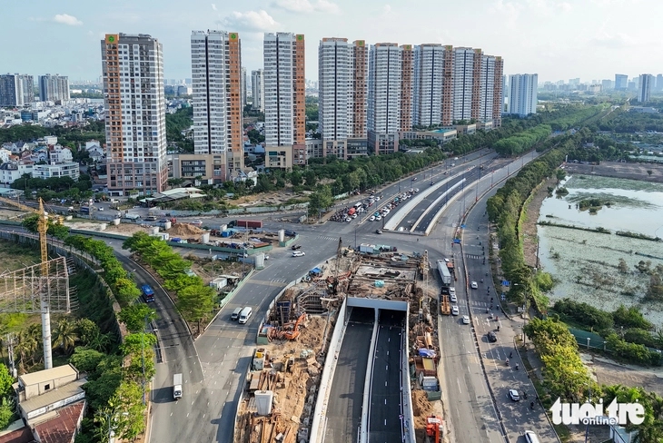 Hầm HC1 An Phú khó thông xe trước 9-5 vì vẫn 'kẹt' trạm bơm - Ảnh 1.