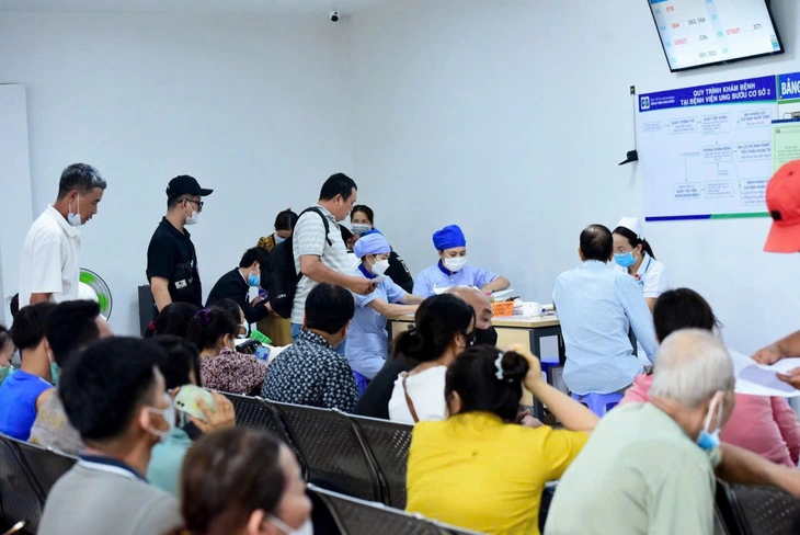 Bệnh nhân tìm kiếm về nivolumab 'điều trị 15 loại ung thư', bác sĩ khuyến cáo gì? - Ảnh 1.