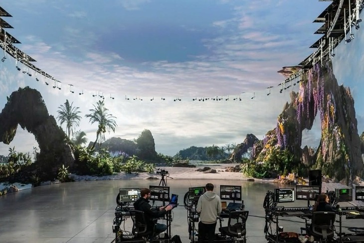 Mức thuế 100% của Trump sẽ cứu hay giết Hollywood? - Ảnh 1. Trump - Ảnh 1.