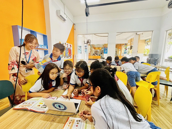 Tuyển sinh lớp 1, 6 ở TP.HCM: Chờ đợt 2 mới đăng ký tuyển sinh cho đúng nguyện vọng, được không? - Ảnh 1.