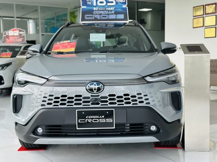 Toyota Corolla Cross giảm giá nhiều nhất 46 triệu đồng: Giá khởi điểm còn 779 triệu, càng làm khó nhóm 'đàn em' Seltos, Creta- Ảnh 4. Toyota Corolla Cross - Ảnh 2.