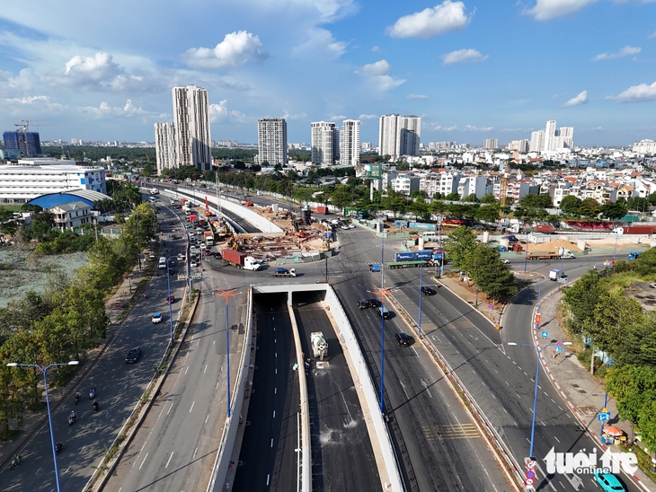 Hầm chui HC1 An Phú dời thông xe lần 3 đến cuối tháng 6 - Ảnh 1.