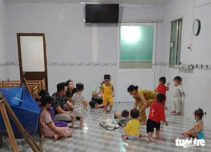 Bé 10 tháng tuổi tử vong tại điểm giữ trẻ, trong máu có nồng độ cồn? - Ảnh 2.