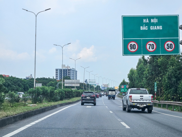 Hơn 53.000 xe/ngày, cao tốc Hà Nội – Bắc Giang đề xuất mở rộng lên 10 làn xe - Ảnh 2. hà nội - Ảnh 2.