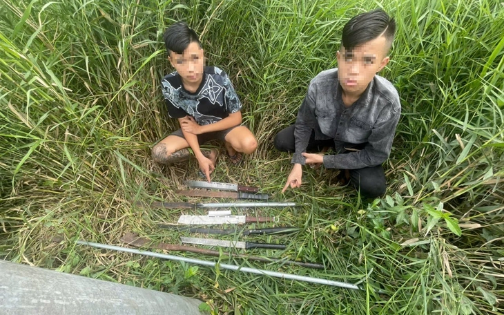 Cà Mau: Bắt 13 người trong vụ đem ‘bom xăng’ đi đánh nhau  - Ảnh 2.