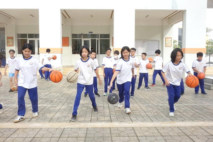 Dạy 2 buổi/ngày không thu phí: Chờ sớm có hướng dẫn - Ảnh 3. Dạy 2 buổi/ngày không thu phí: Chờ sớm có hướng dẫn - Ảnh 3.