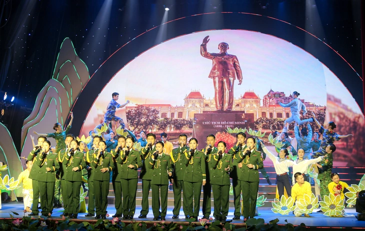 Bộ đội biên phòng TP.HCM: Nửa thế kỷ giữ vững vùng biên, gắn bó với dân - Ảnh 2.