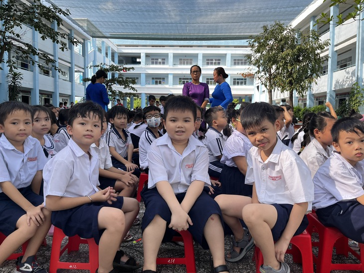 Tuyển sinh vào lớp 1, lớp 6 tăng cường tiếng Anh cần những điều kiện gì? - Ảnh 1.