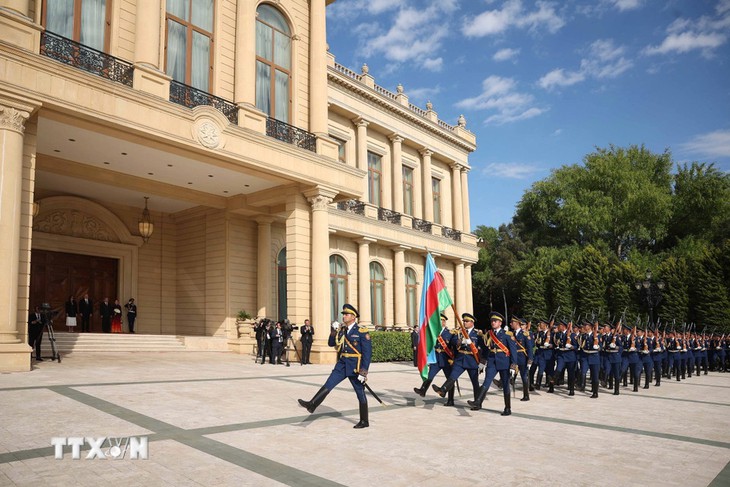 Azerbaijan đón trọng thể Tổng Bí thư Tô Lâm - Ảnh 4.