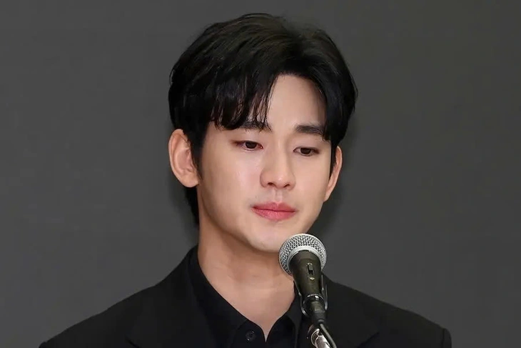 Gia đình Kim Sae Ron mở họp báo, tuyên bố sốc về mối quan hệ giữa cô với Kim Soo Hyun - Ảnh 3. Kim Soo Hyun - Ảnh 3.