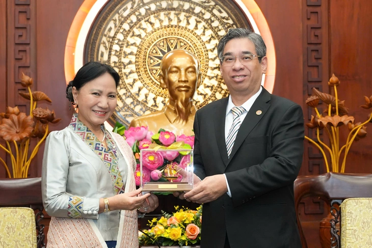 Phó bí thư Nguyễn Phước Lộc tiếp Phó chủ tịch Trung ương Mặt trận Lào xây dựng đất nước - Ảnh 2.