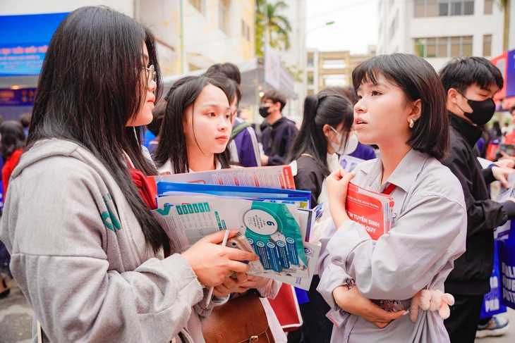Trường đại học Ngoại thương - Ảnh 1.