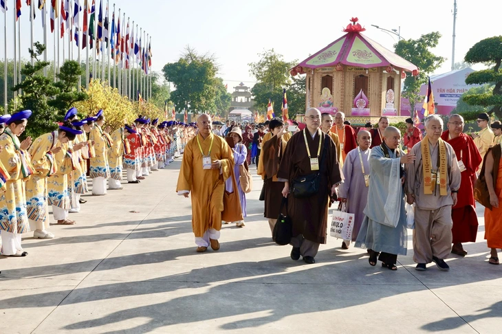Bế mạc Đại lễ Vesak 2025: Việt Nam là trung tâm của Phật giáo nhập thế - Ảnh 3. Bế mạc Đại lễ Vesak 2025: Việt Nam là trung tâm của Phật giáo nhập thế - Ảnh 3.
