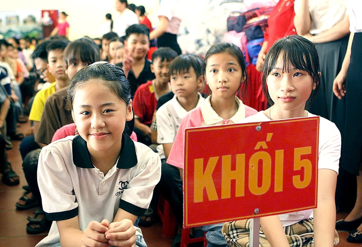 Dạy 2 buổi/ngày không thu phí: Chờ sớm có hướng dẫn - Ảnh 1.