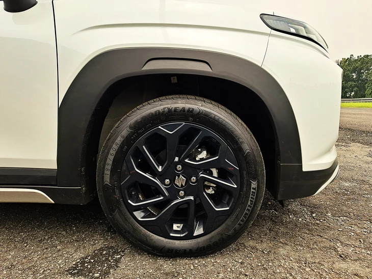 Suzuki Fronx - Ảnh 6.