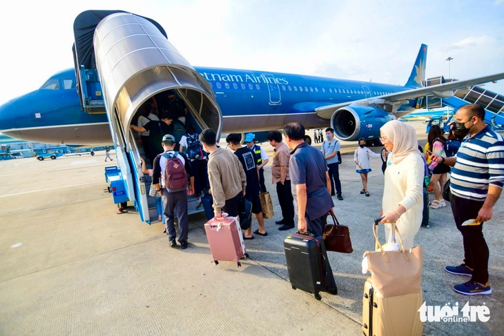 Vietjet và Vietnam Airlines so kè quyết liệt ra sao trên đường đua nghìn tỉ? - Ảnh 1.